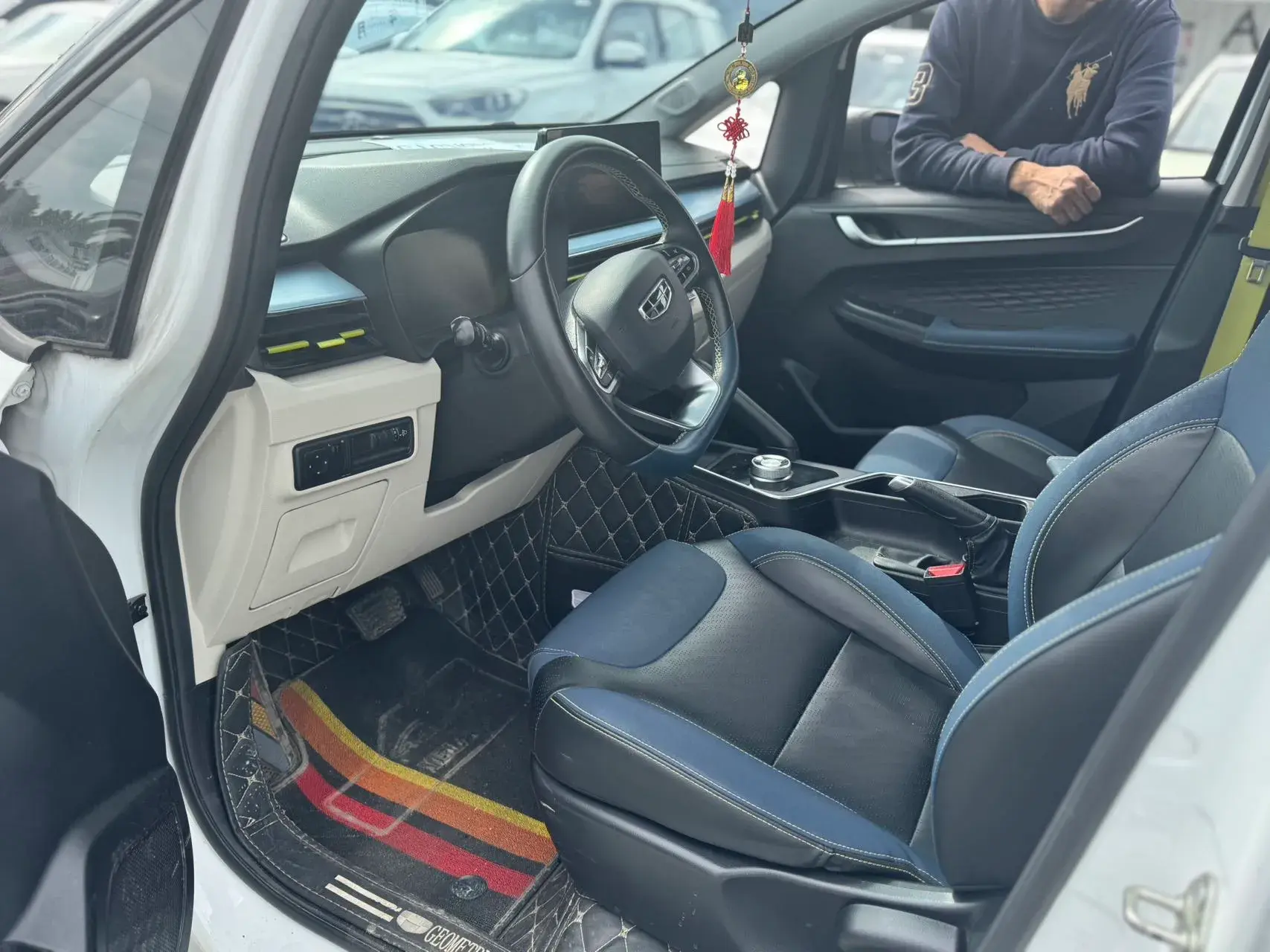 2021 GEOMETRY EX3 thumbnail 3