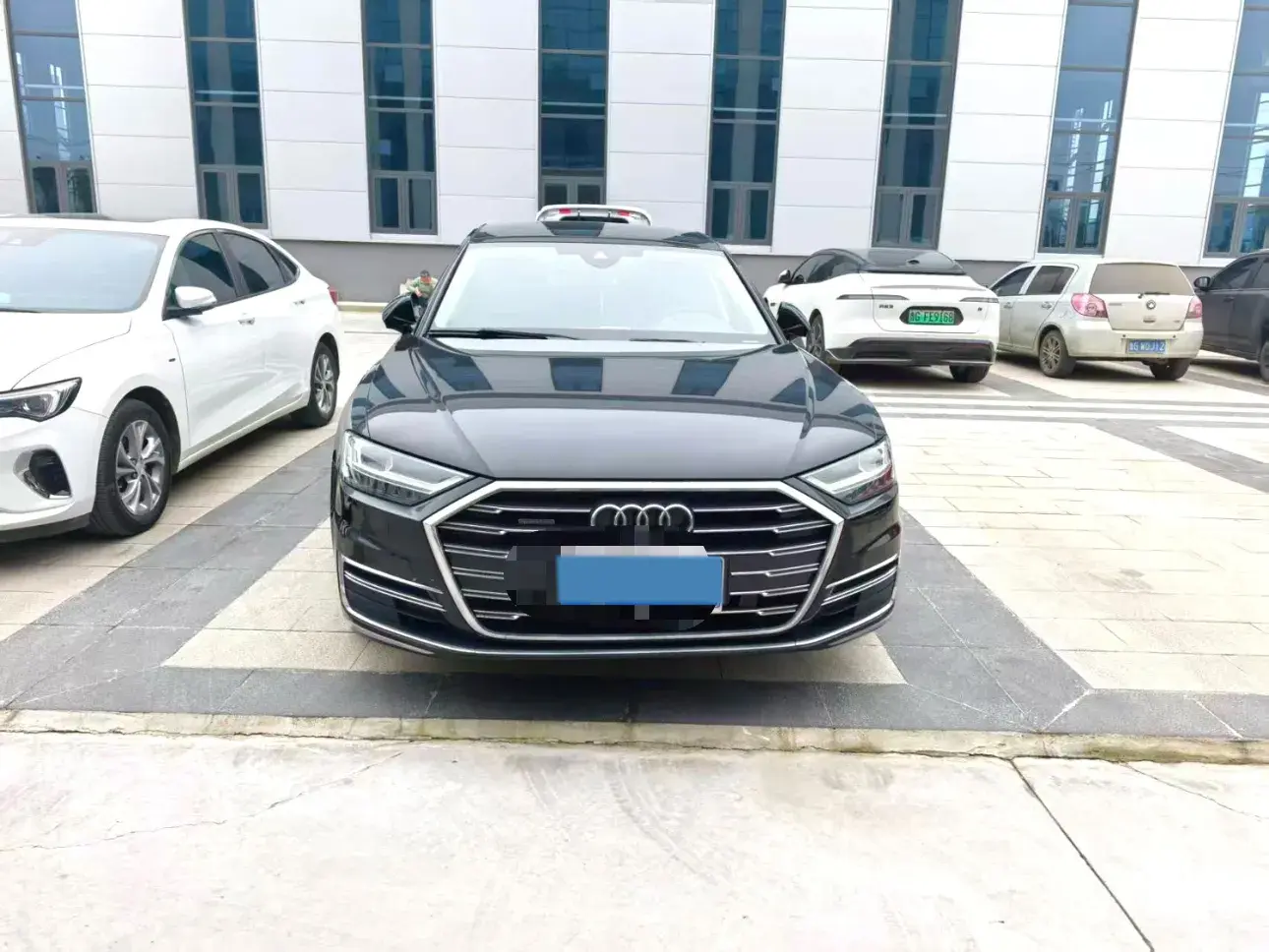 2019 AUDI A8 thumbnail 2