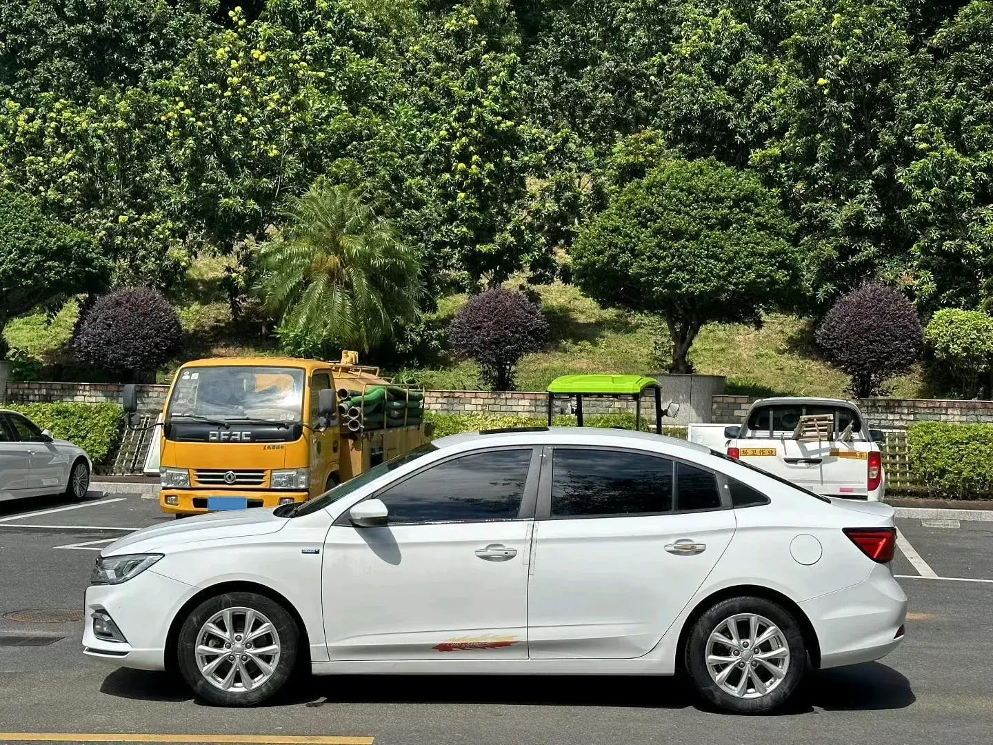 2019 ROEWE I5 thumbnail 3