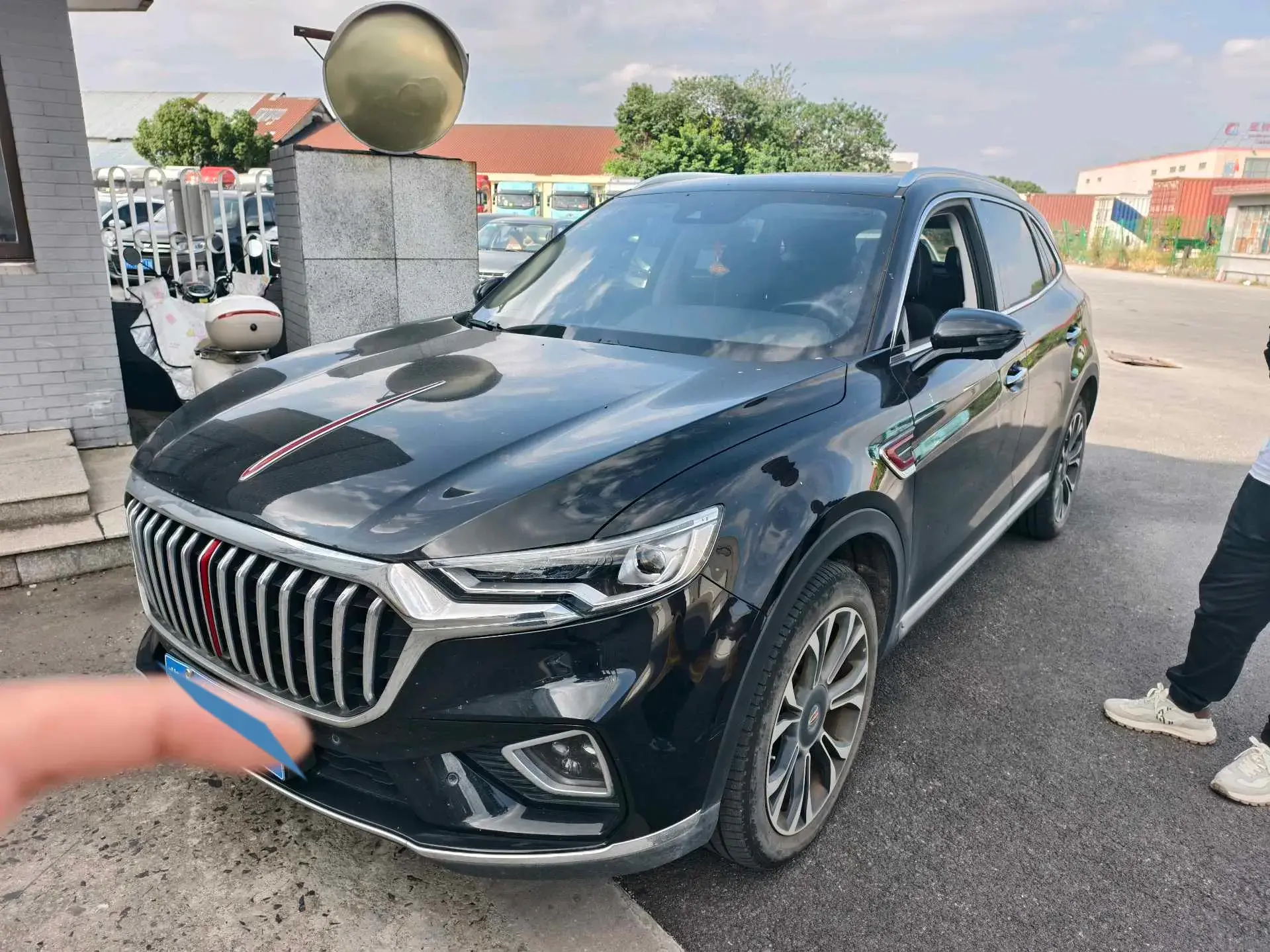 2019 HONGQI HS5 view 1
