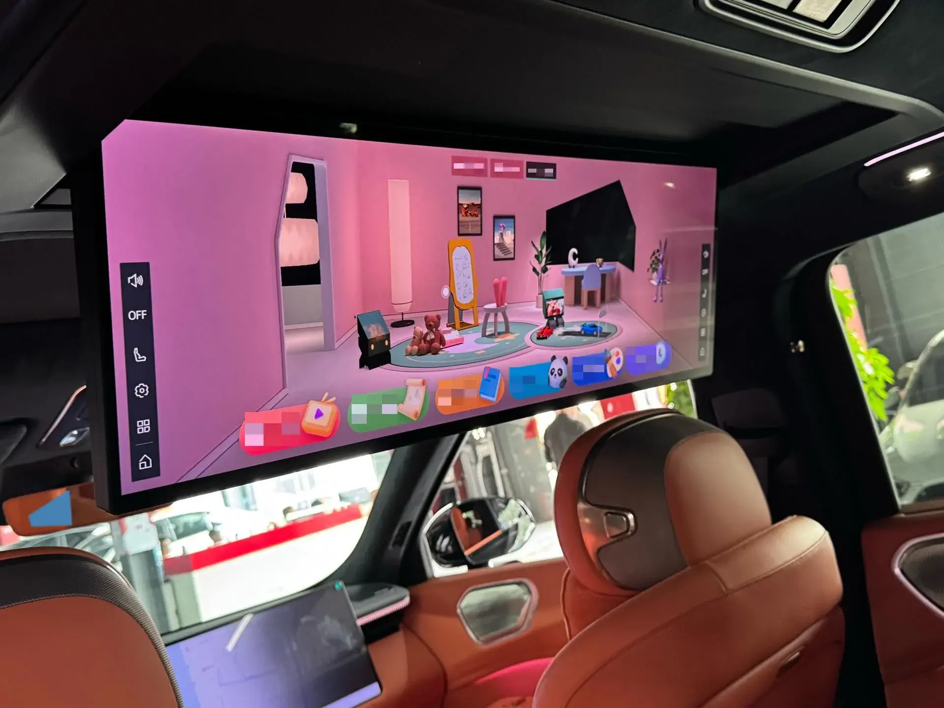 2025 LYNK&CO 900 thumbnail 3