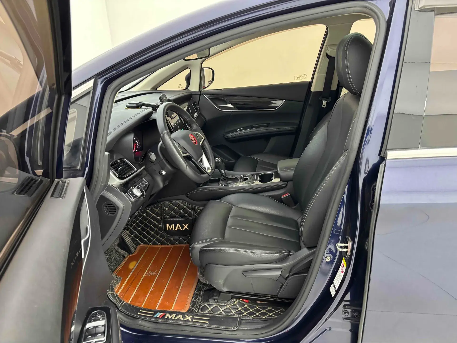 2017 BYD SONG thumbnail 4