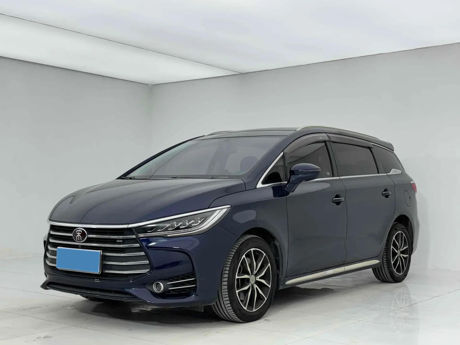 2017 BYD SONG view 1