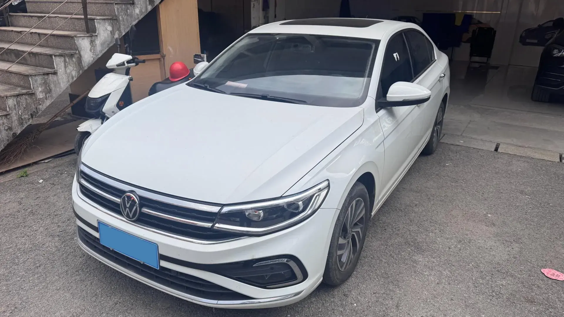 2023 VOLKSWAGEN BORA view 1