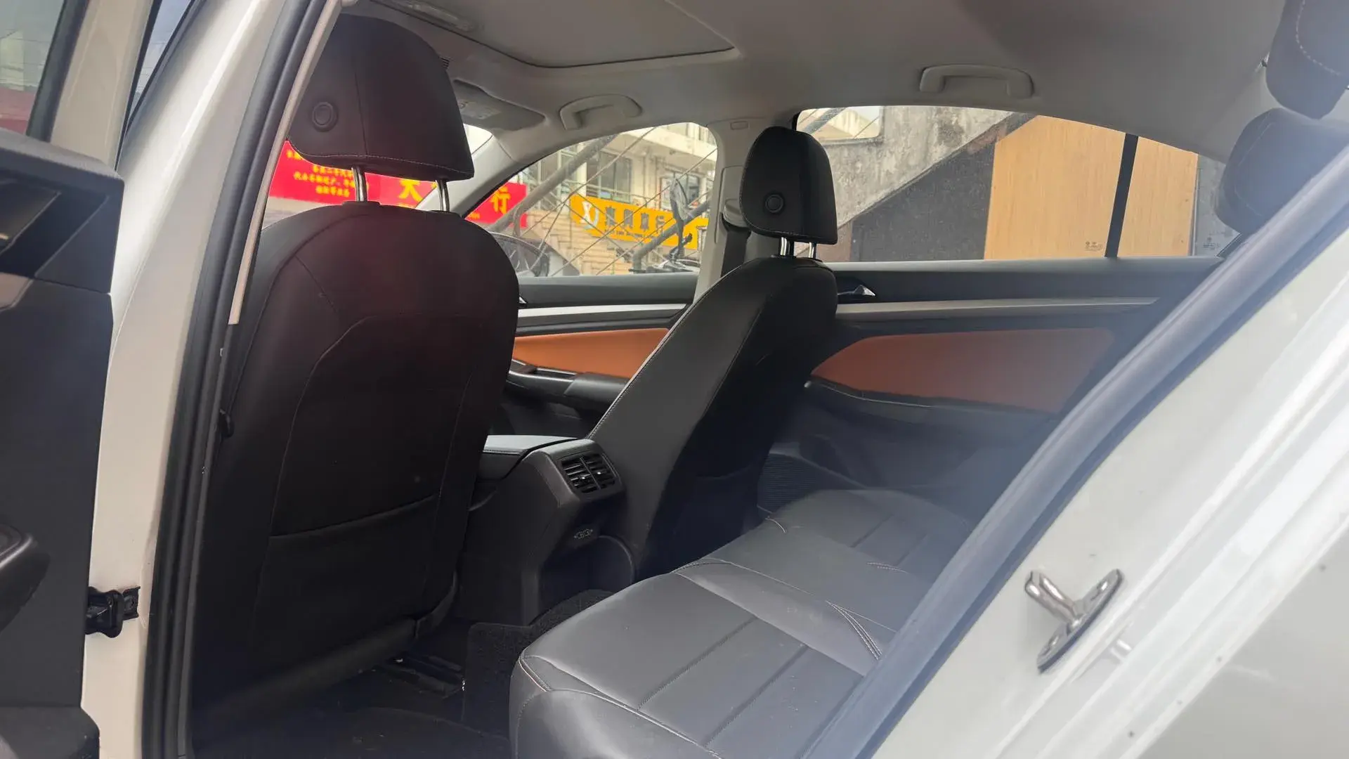 2023 VOLKSWAGEN BORA thumbnail 3