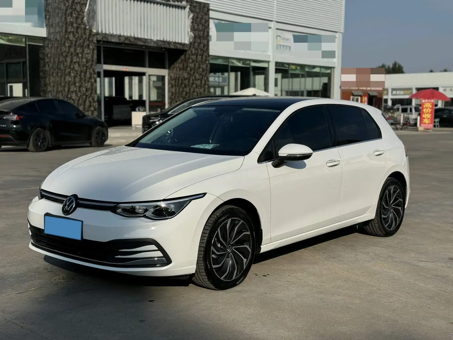 2024 VOLKSWAGEN GOLF view 1