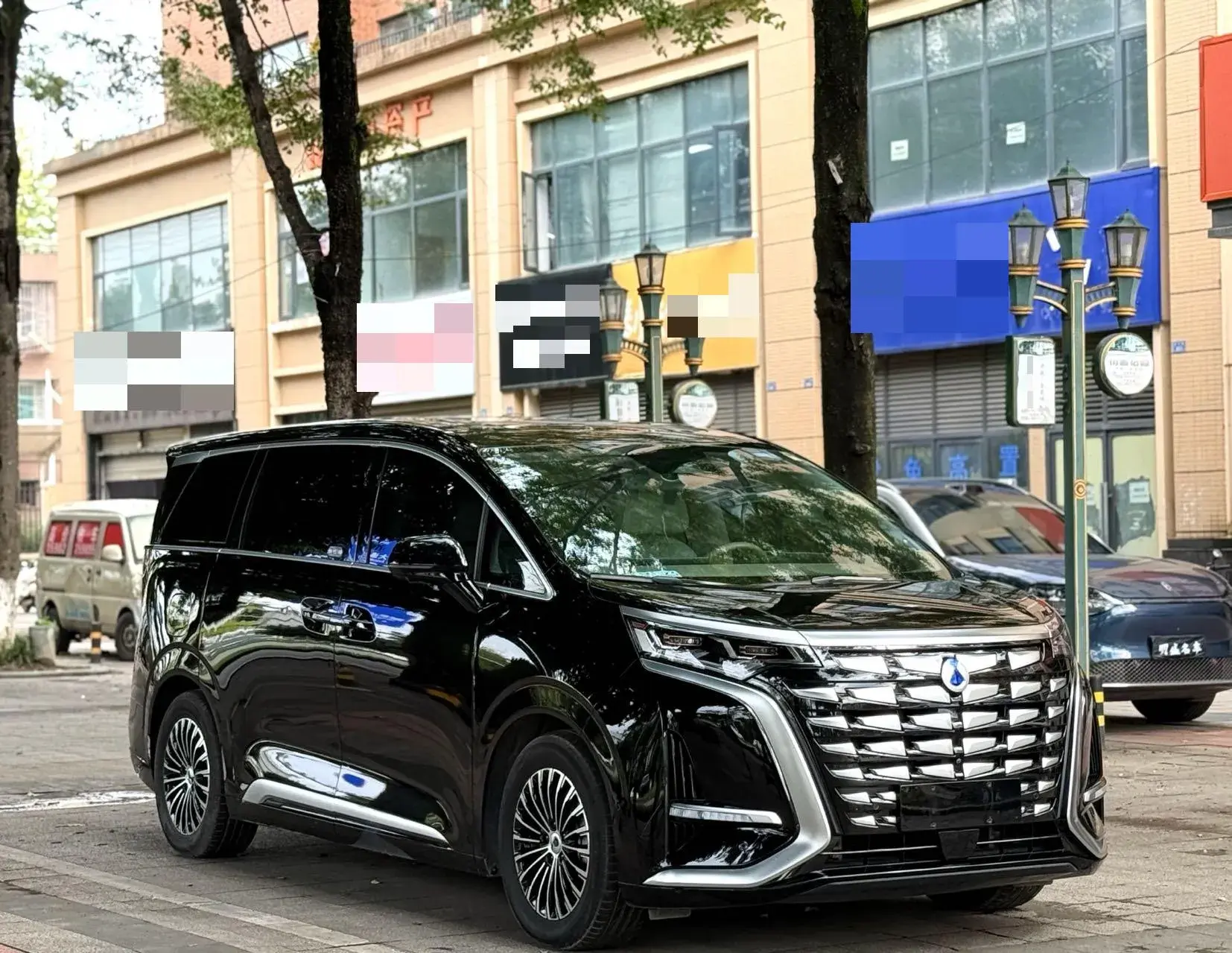 2022 DENZA D9 thumbnail 3