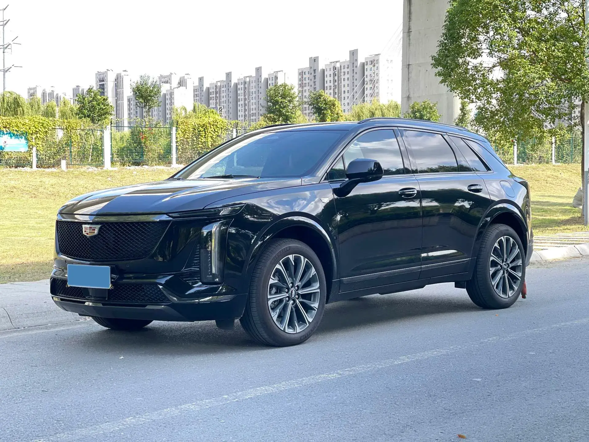 2025 CADILLAC XT5 view 1