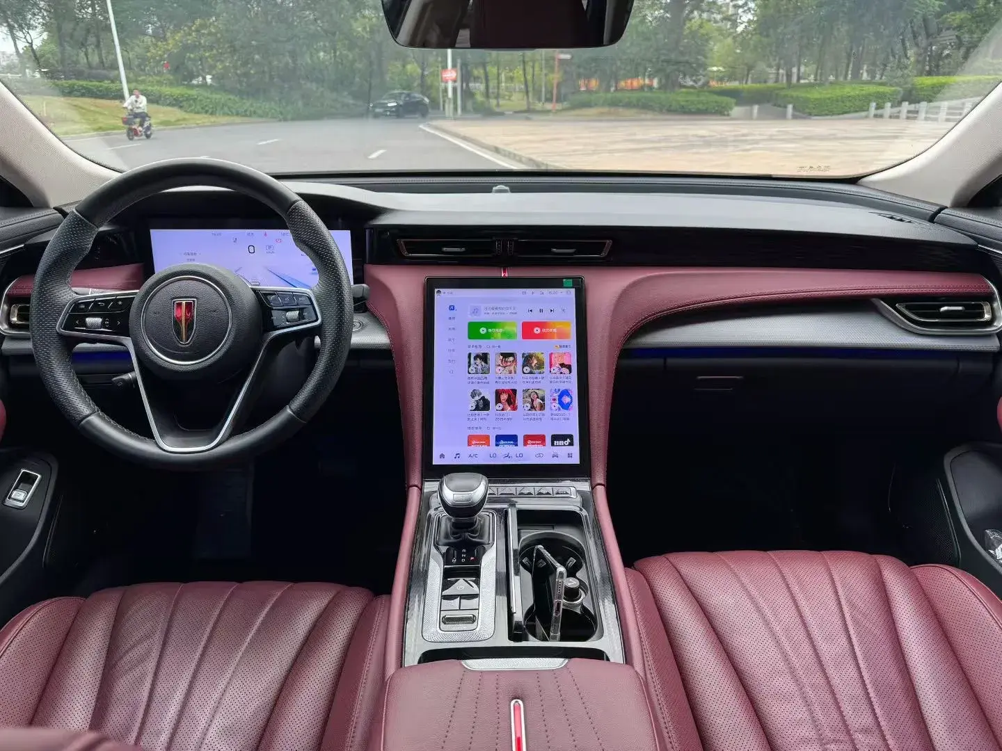 2023 HONGQI H5 thumbnail 4