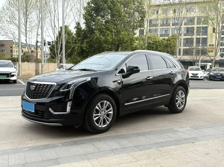 2024 CADILLAC XT5 view 1