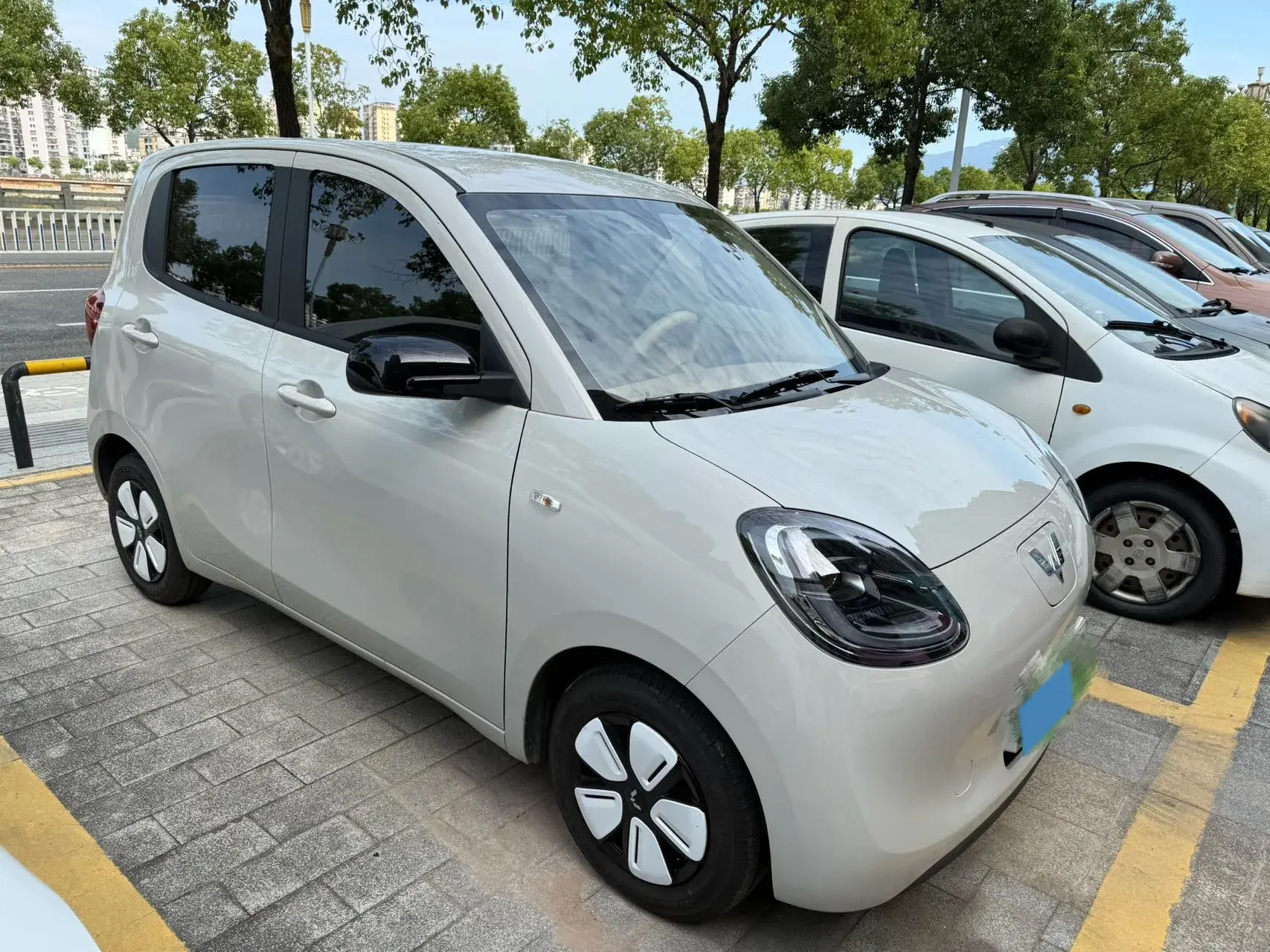 2025 WULING HONGGUANG thumbnail 3