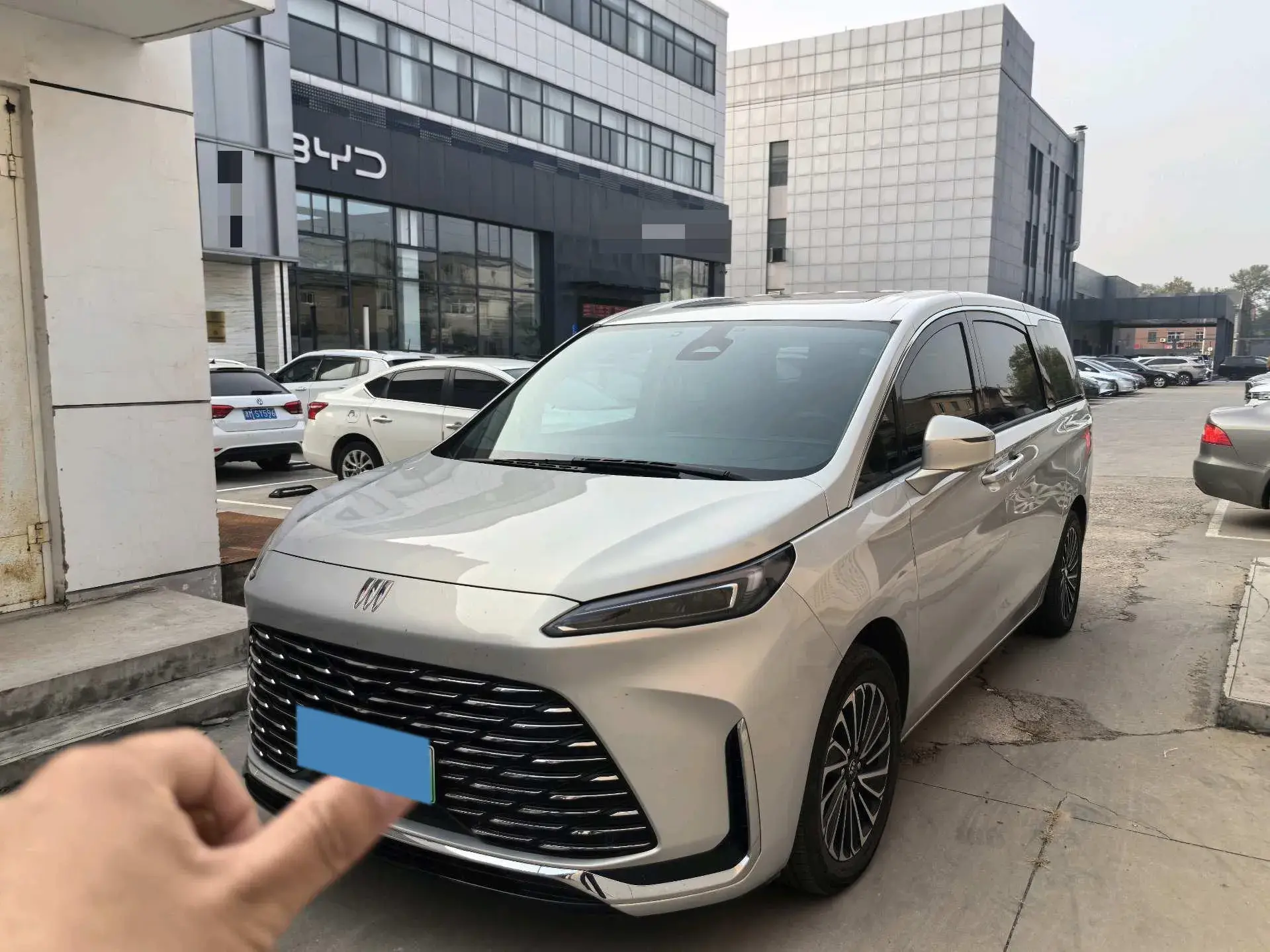 2025 BUICK GL8 view 1