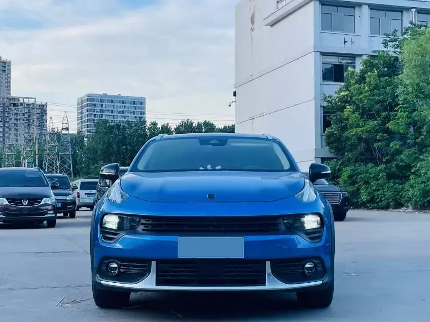 2018 LYNK&CO 02 thumbnail 2