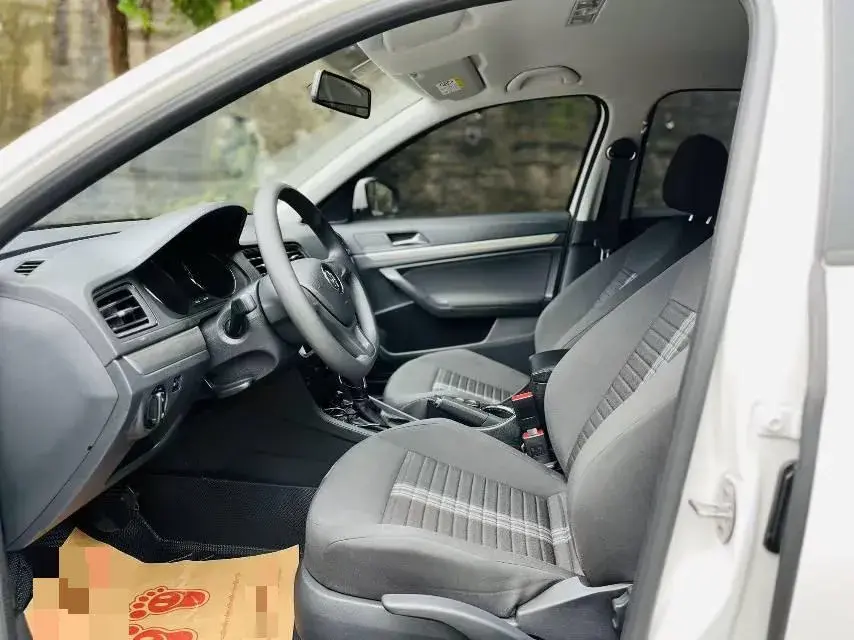 2019 VOLKSWAGEN LAVIDA thumbnail 4