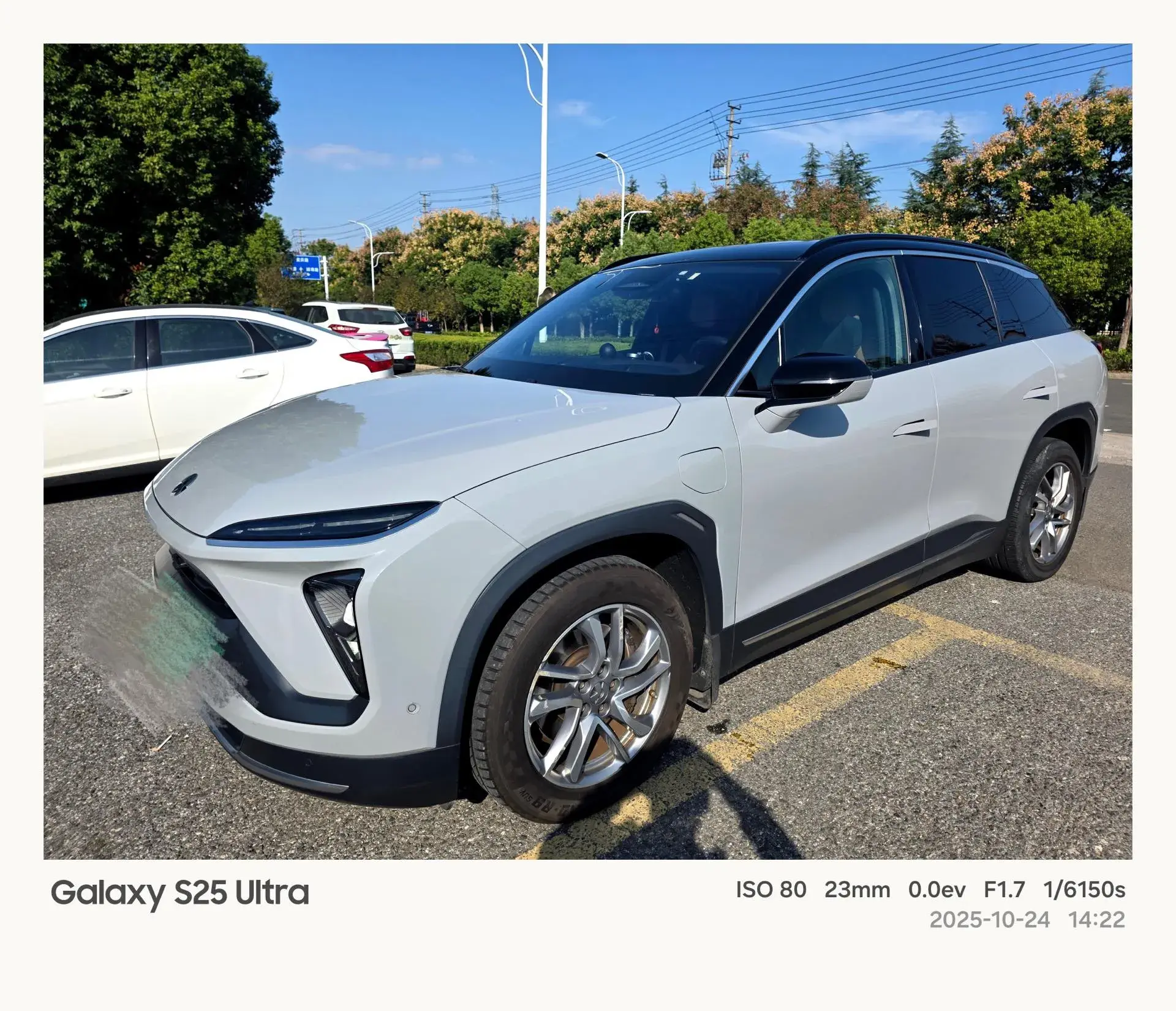 2020 NIO ES6 view 1