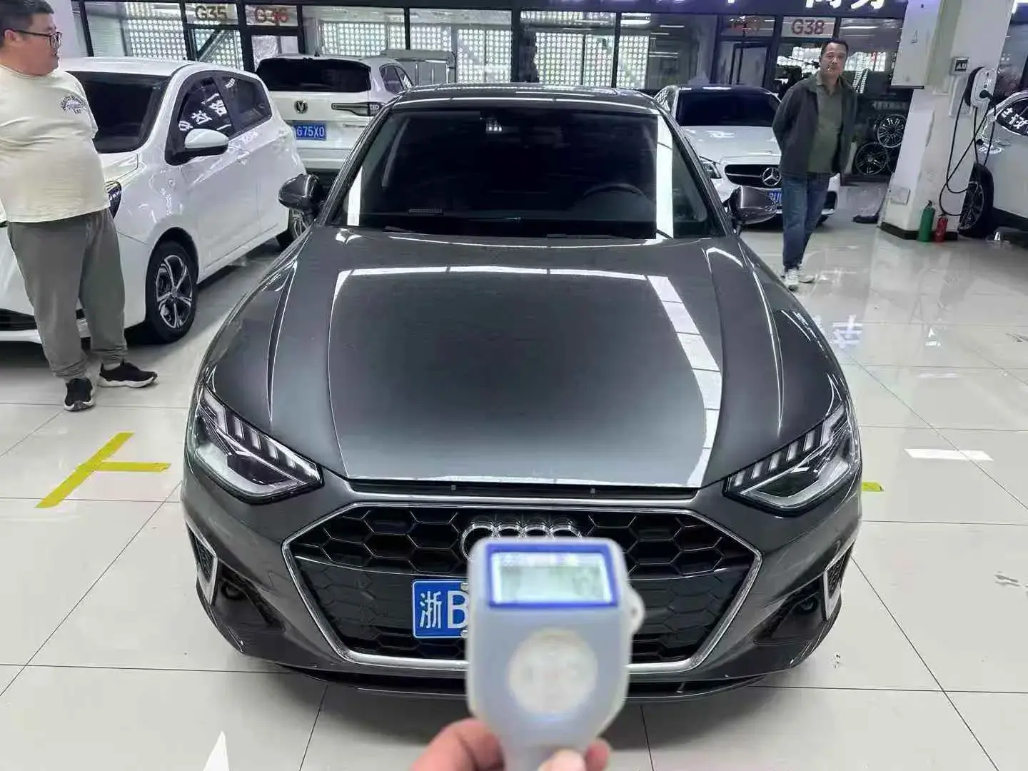 2022 AUDI A4L thumbnail 2