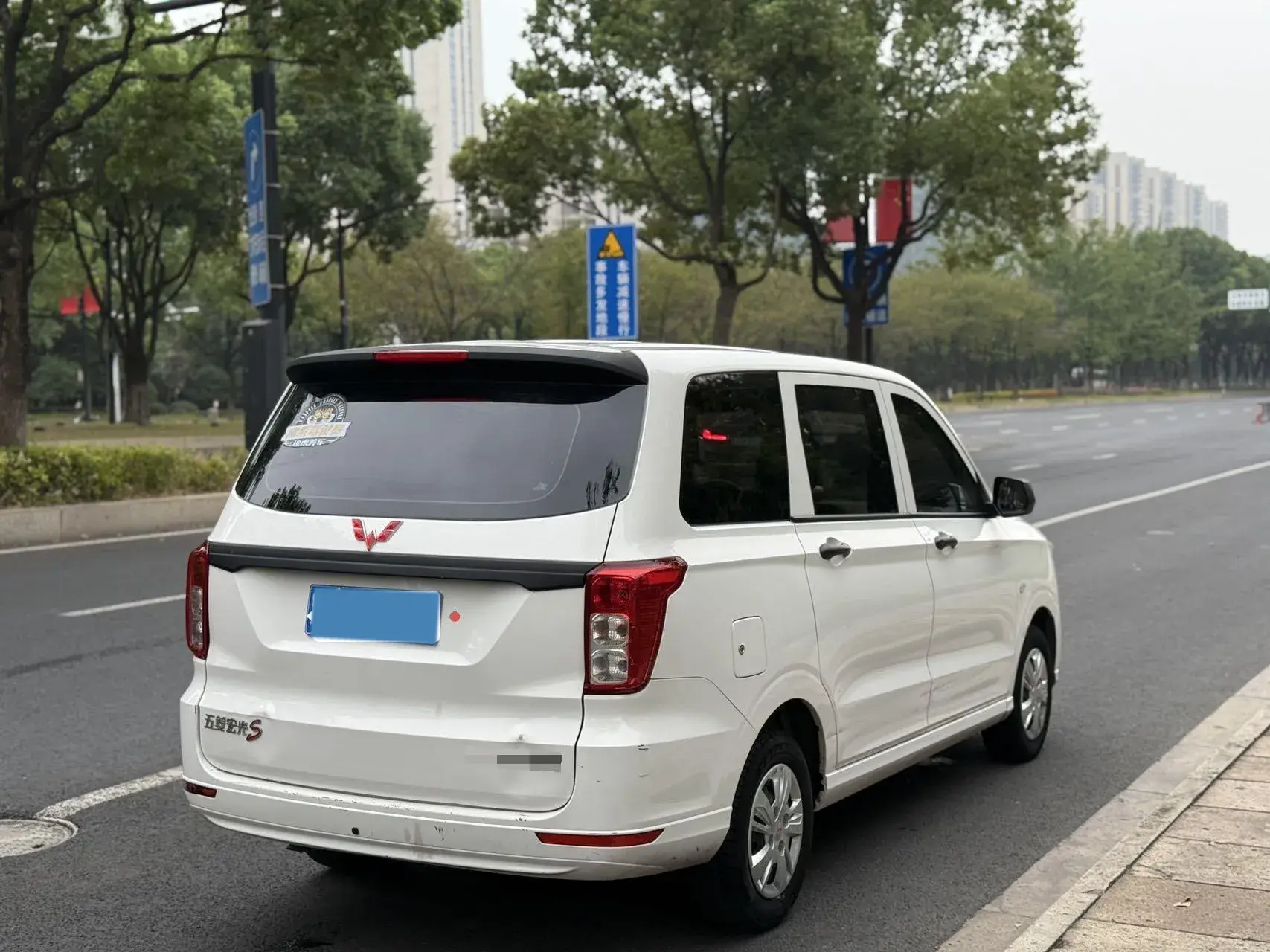 2019 WULING HONGGUANG thumbnail 4