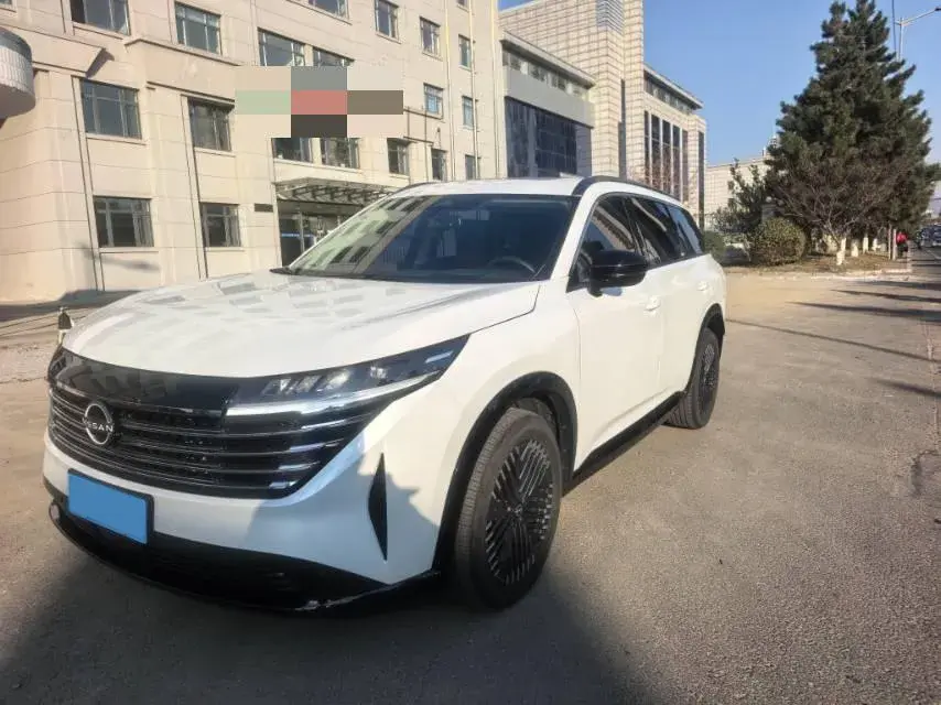 2024 NISSAN PATHFINDER view 1