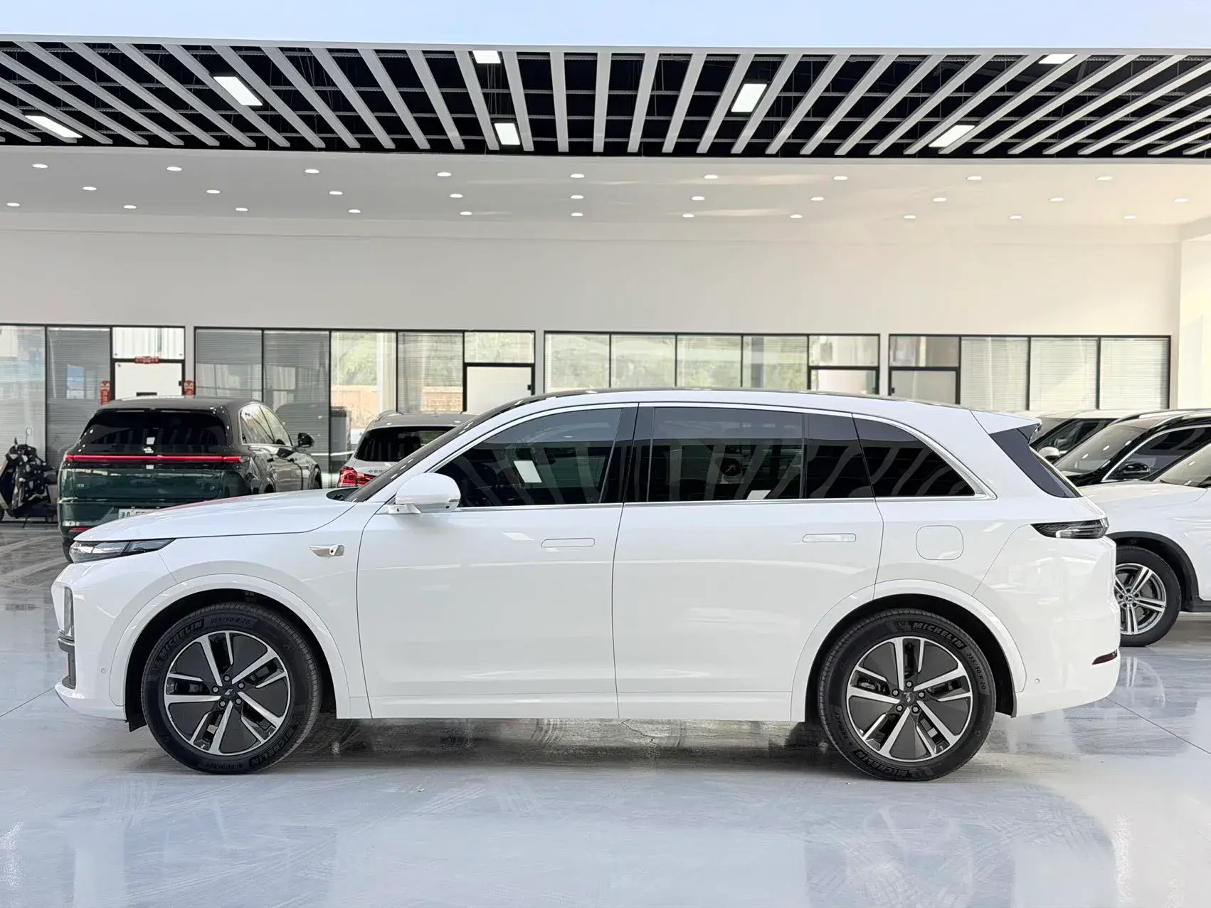 2024 LI L7 thumbnail 4