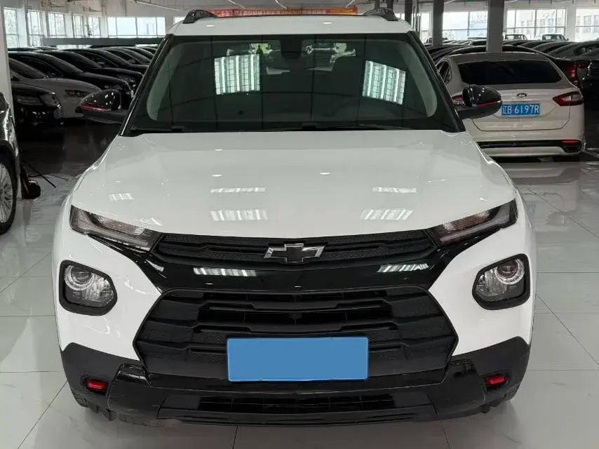 2019 CHEVROLET TRAILBLAZER thumbnail 2