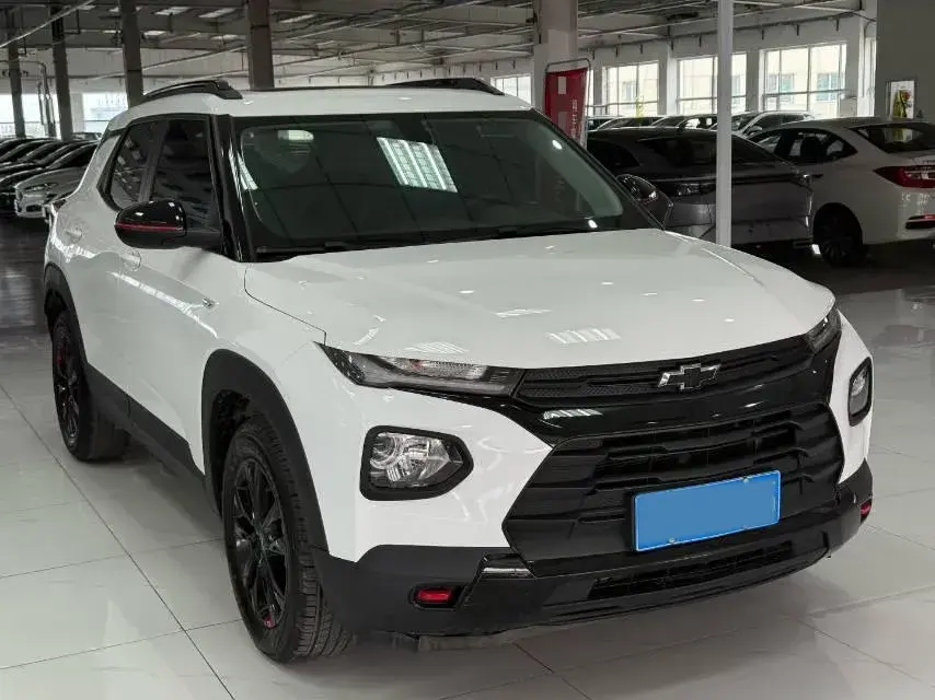 2019 CHEVROLET TRAILBLAZER thumbnail 3