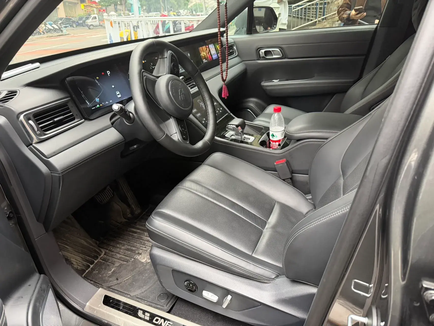 2020 LI ONE thumbnail 2