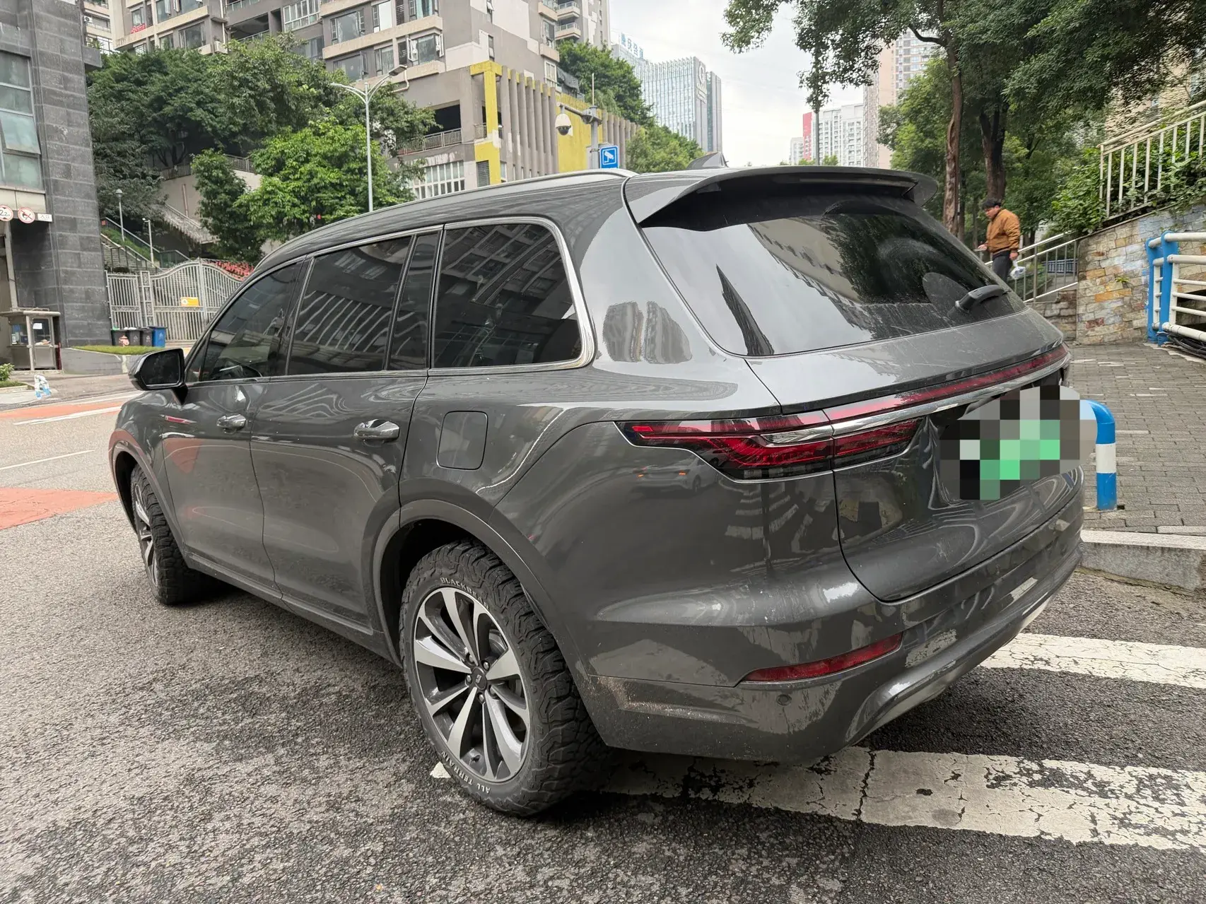 2020 LI ONE thumbnail 4