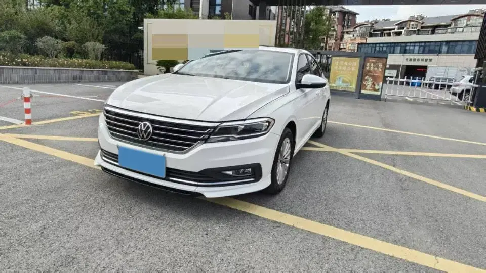 2021 VOLKSWAGEN LAVIDA view 1