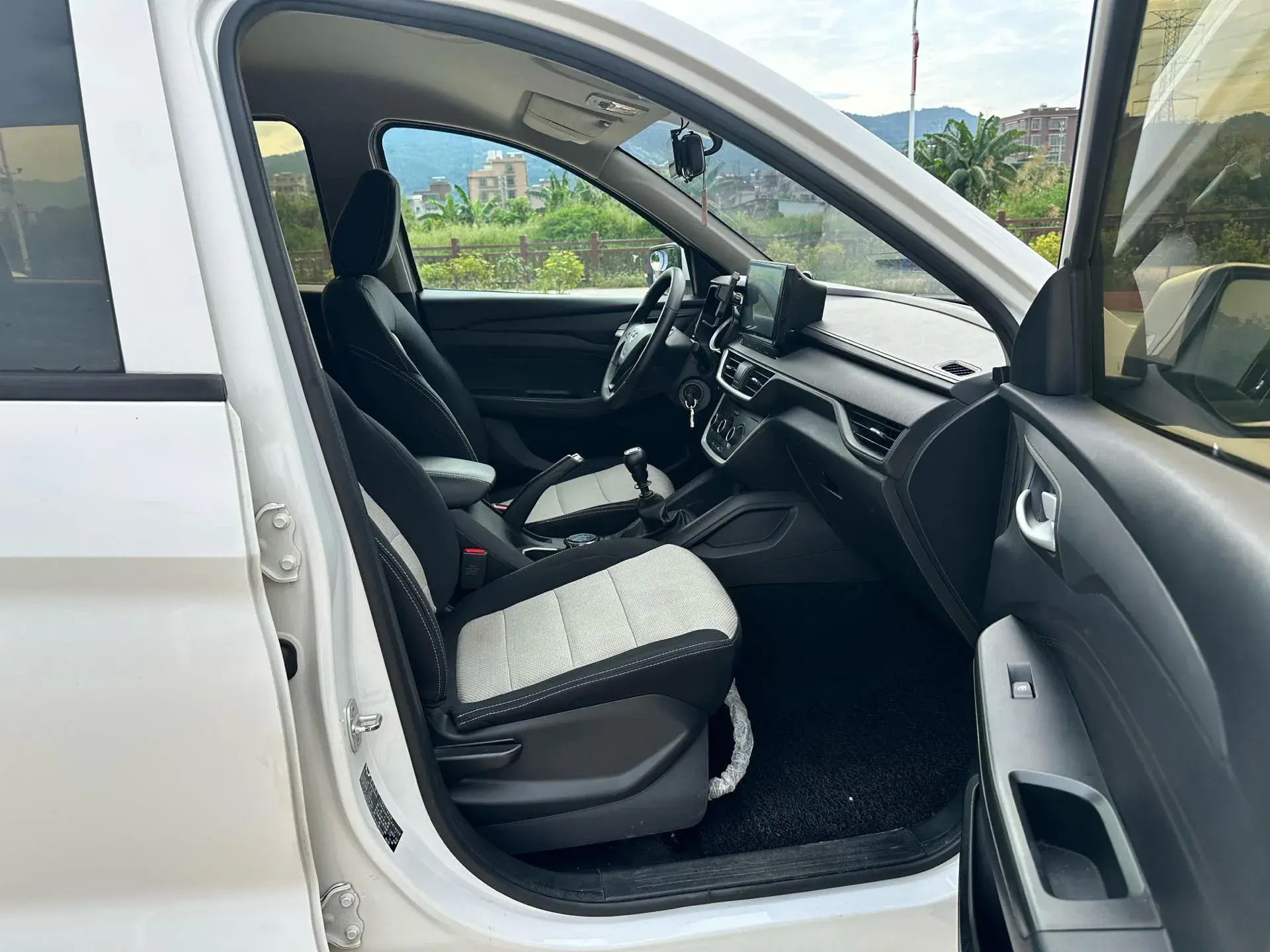 2019 WULING HONGGUANG thumbnail 3