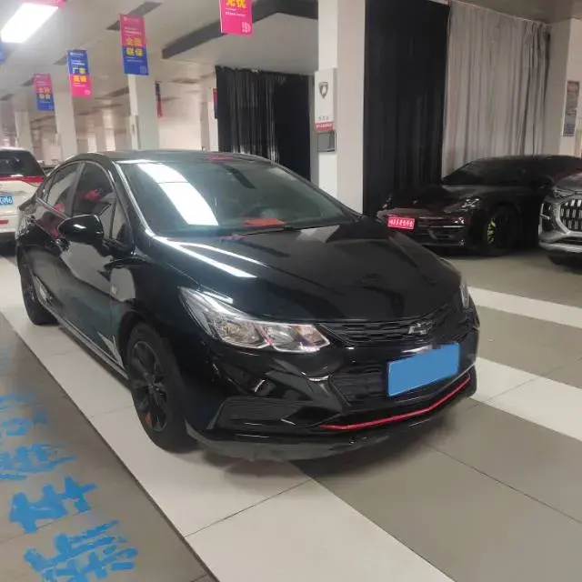 2018 CHEVROLET CRUZE thumbnail 3