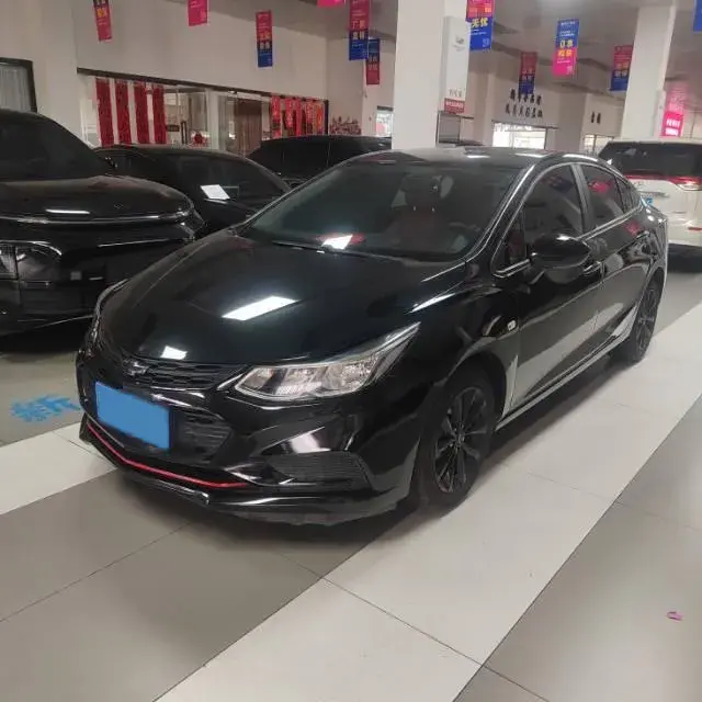 2018 CHEVROLET CRUZE view 1