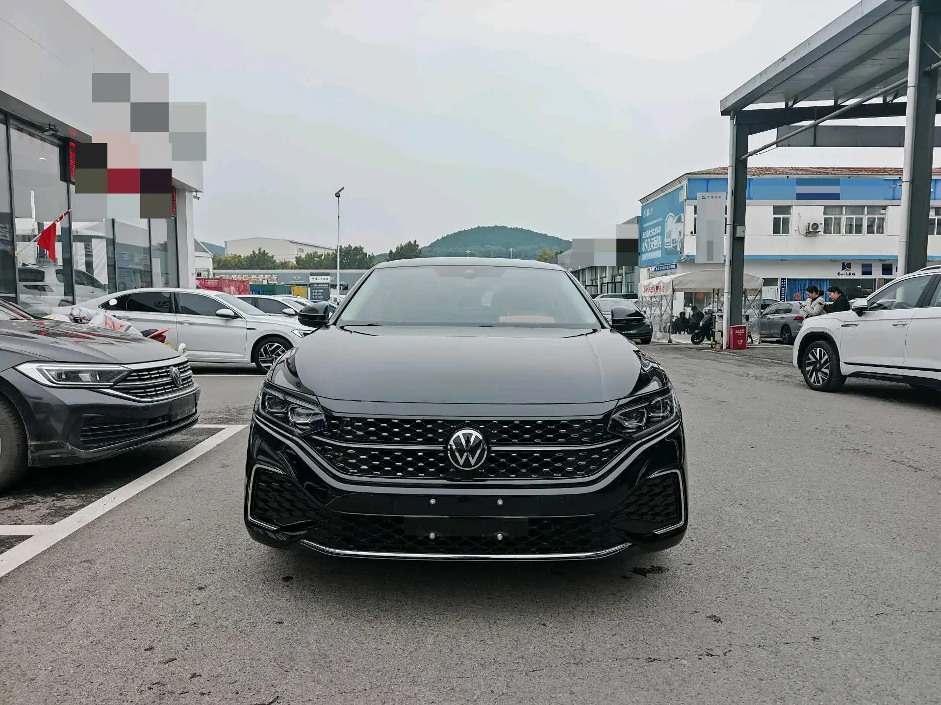 2022 VOLKSWAGEN PASSAT thumbnail 2