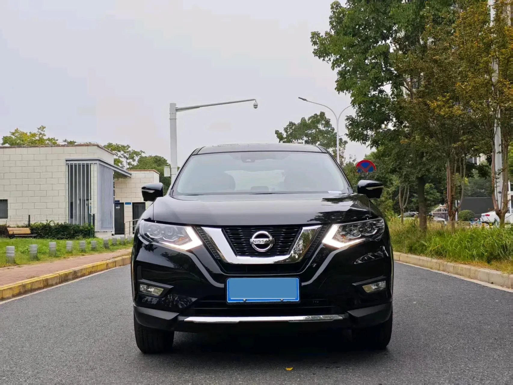 2023 NISSAN X-TRAIL thumbnail 2