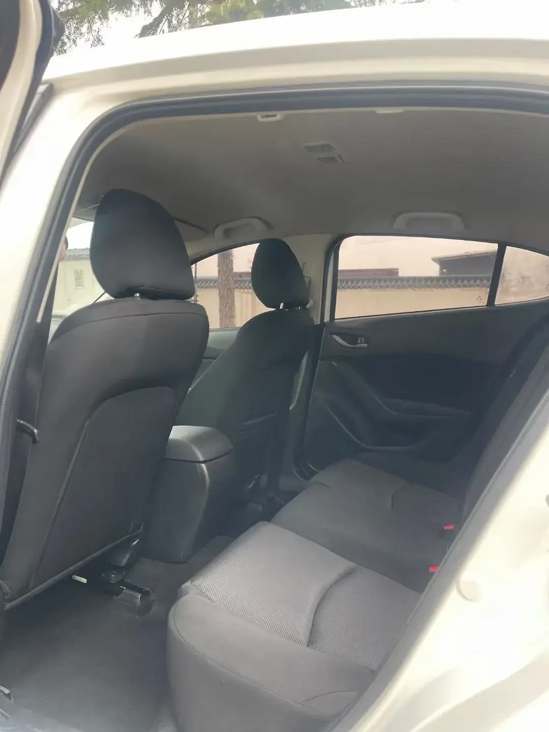 2017 MAZDA 3 thumbnail 4