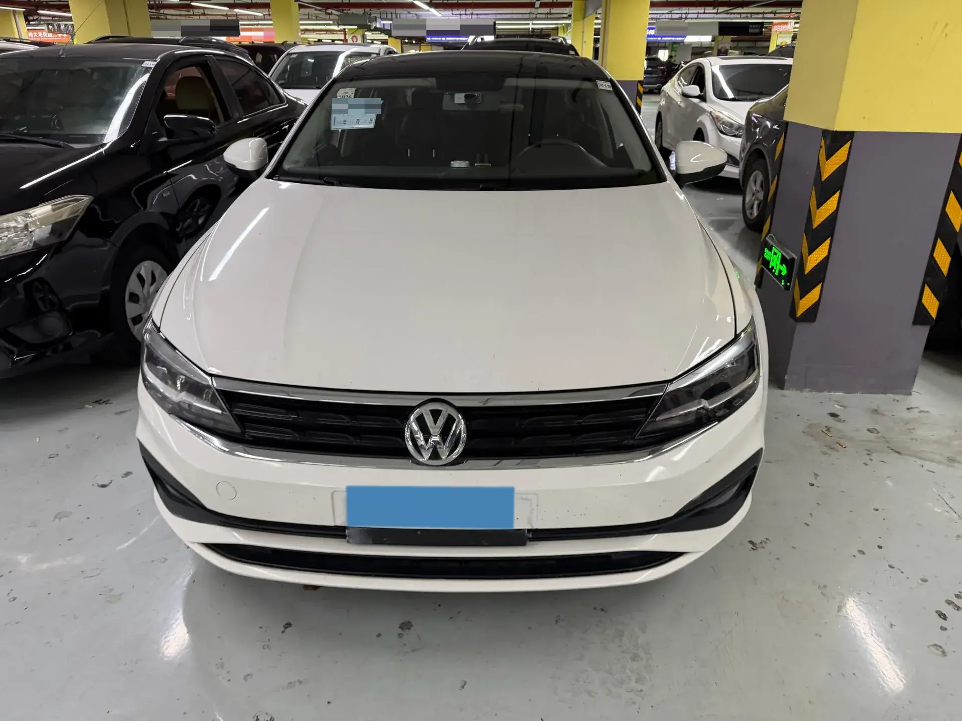 2019 VOLKSWAGEN LAMANDO thumbnail 2