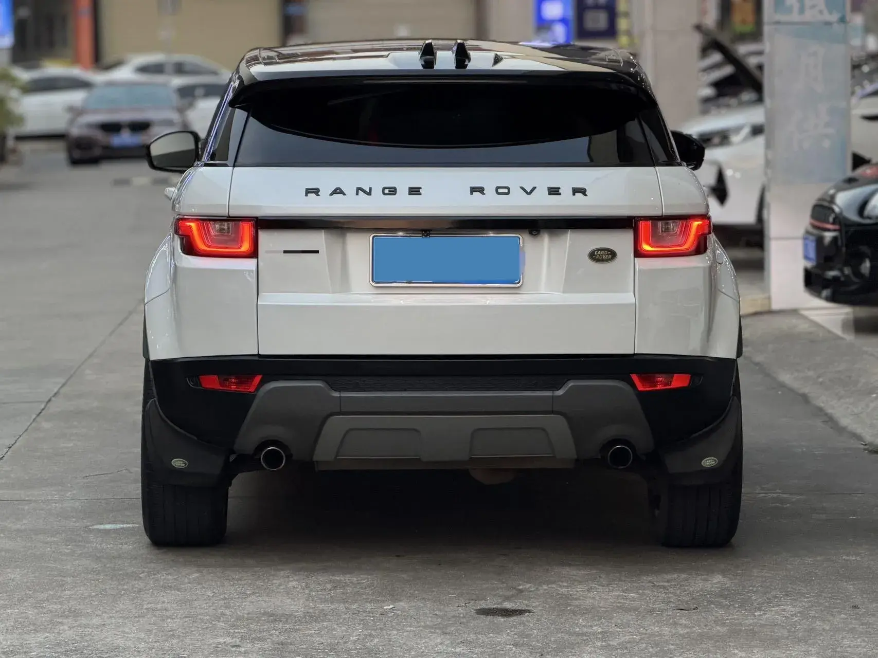 2018 LAND ROVER thumbnail 4