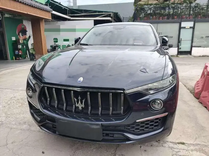 2021 MASERATI LEVANTE thumbnail 2