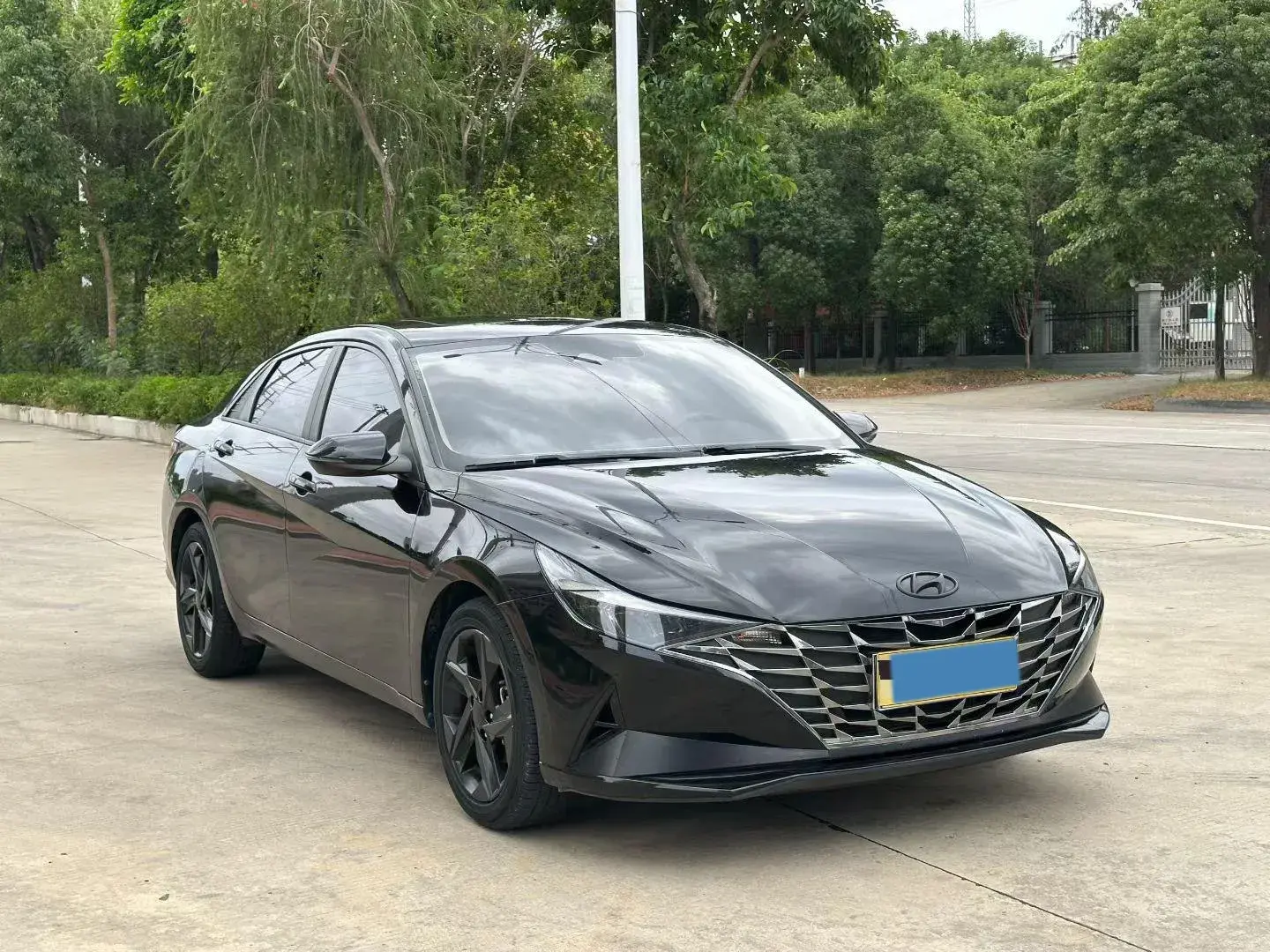 2022 HYUNDAI ELANTRA thumbnail 3