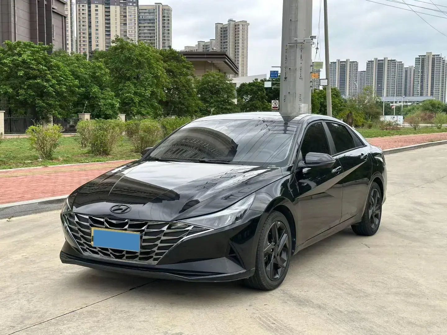 2022 HYUNDAI ELANTRA view 1