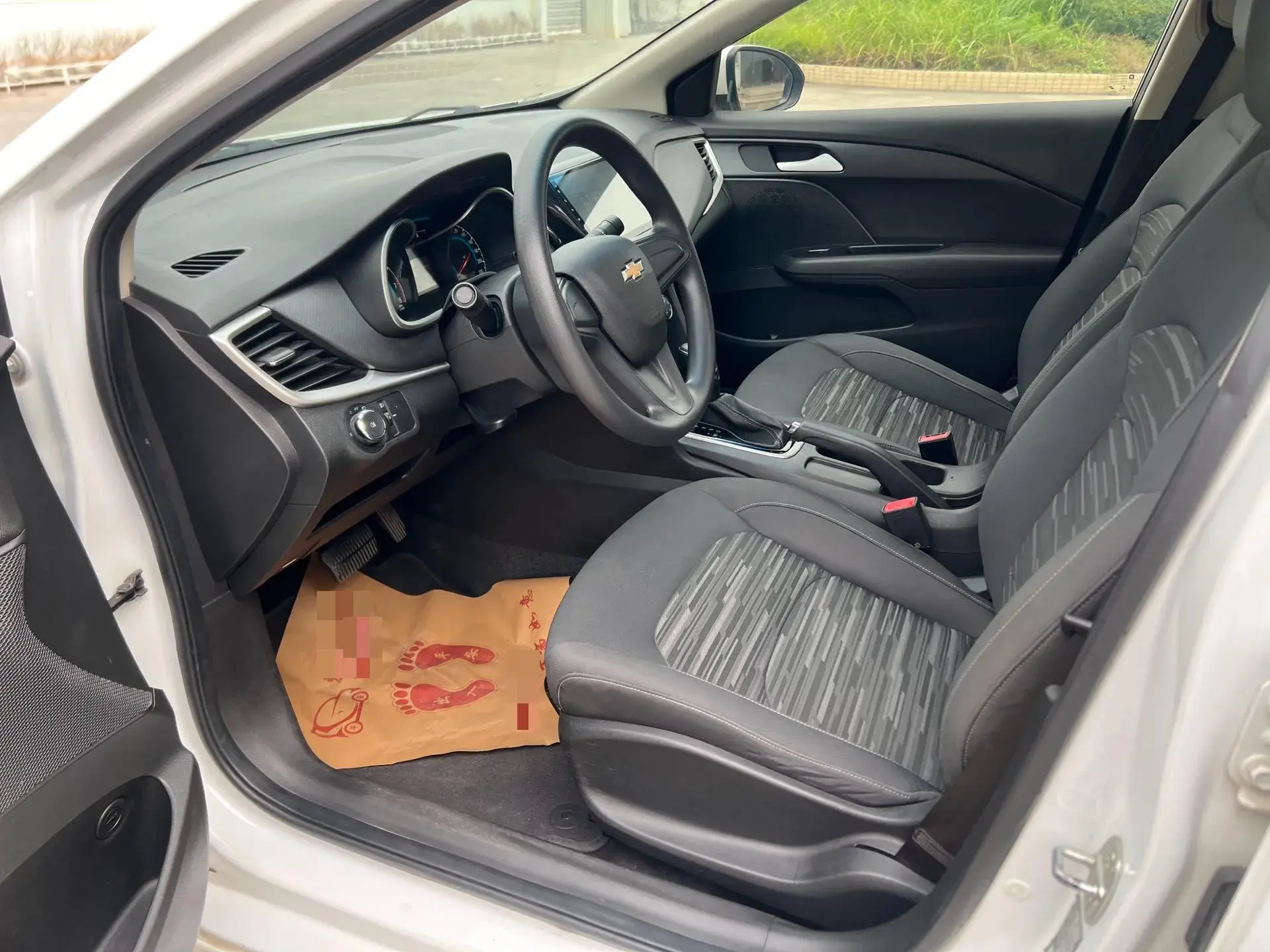 2019 CHEVROLET CAVALIER thumbnail 4