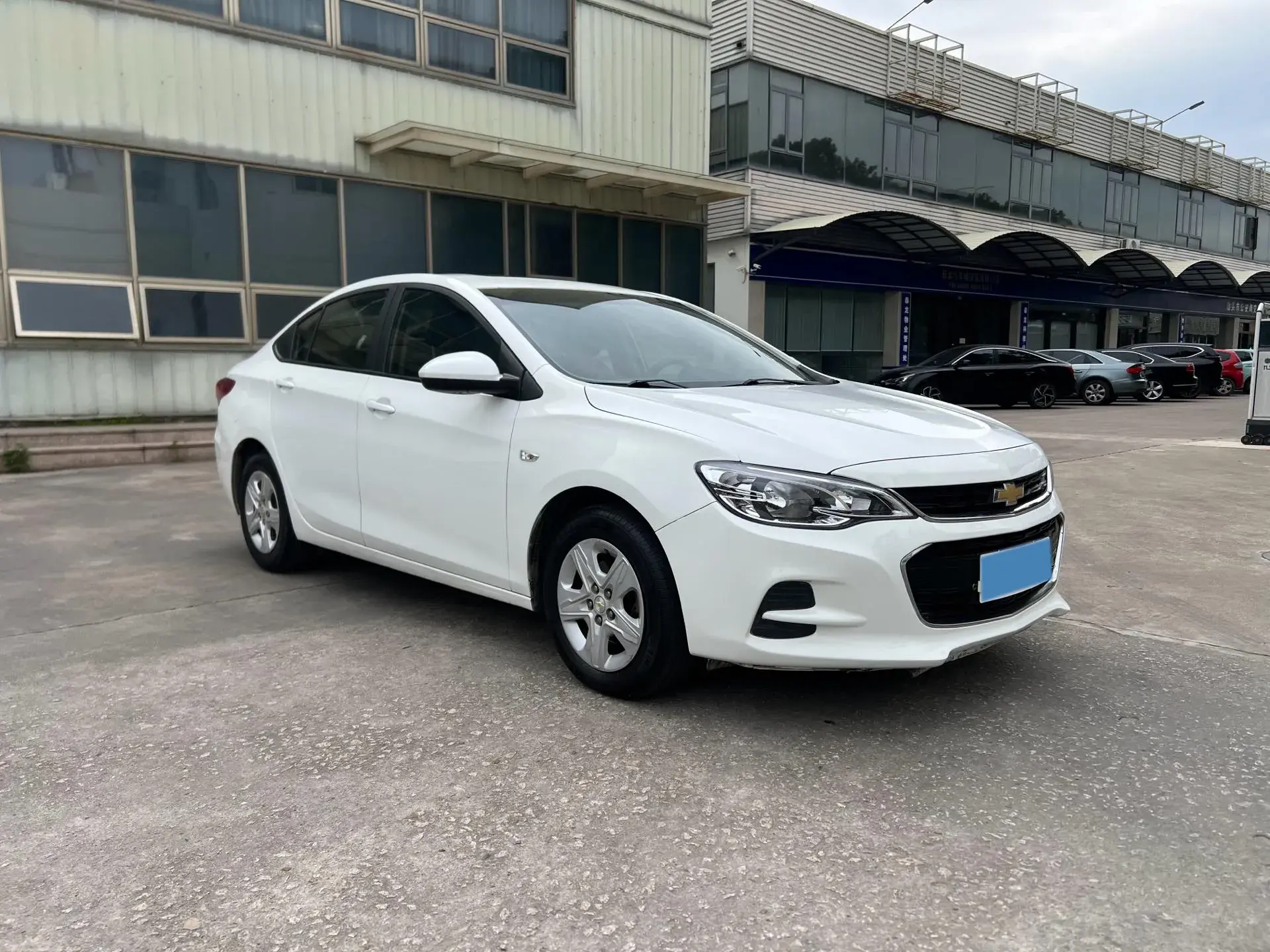 2019 CHEVROLET CAVALIER thumbnail 3