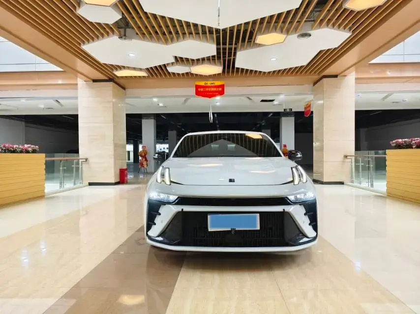 2023 LYNK&CO 03 thumbnail 2