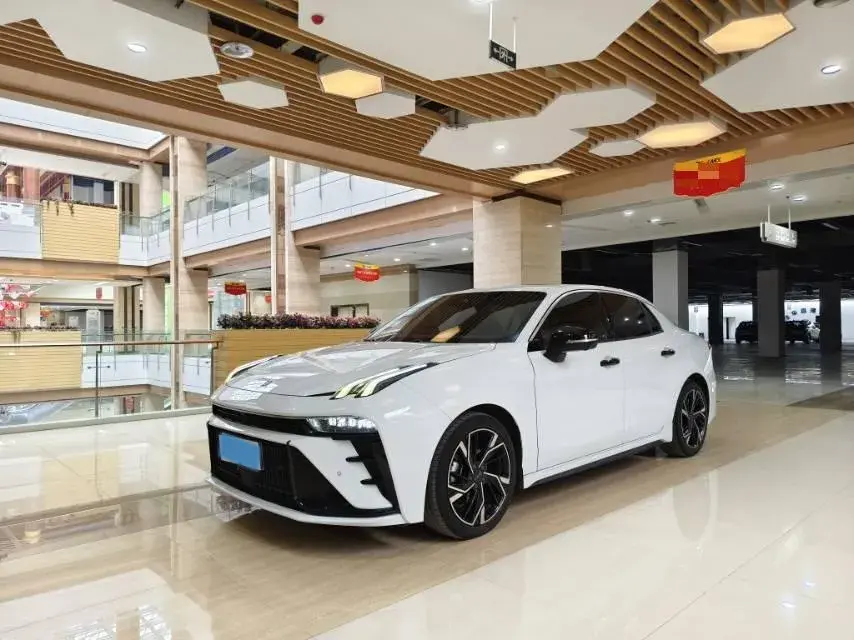 2023 LYNK&CO 03 view 1