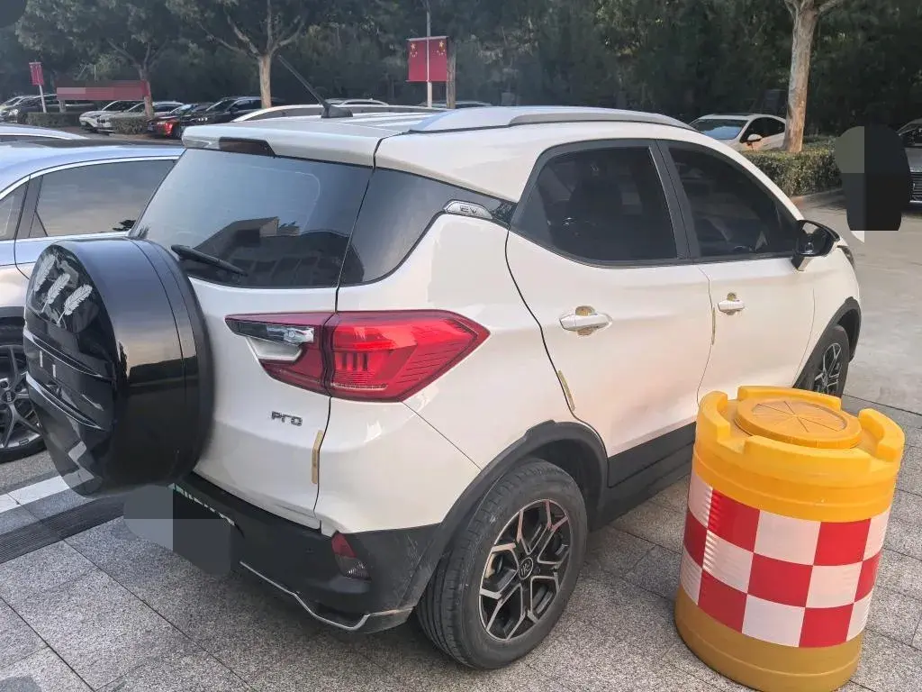 2021 BYD YUAN thumbnail 4