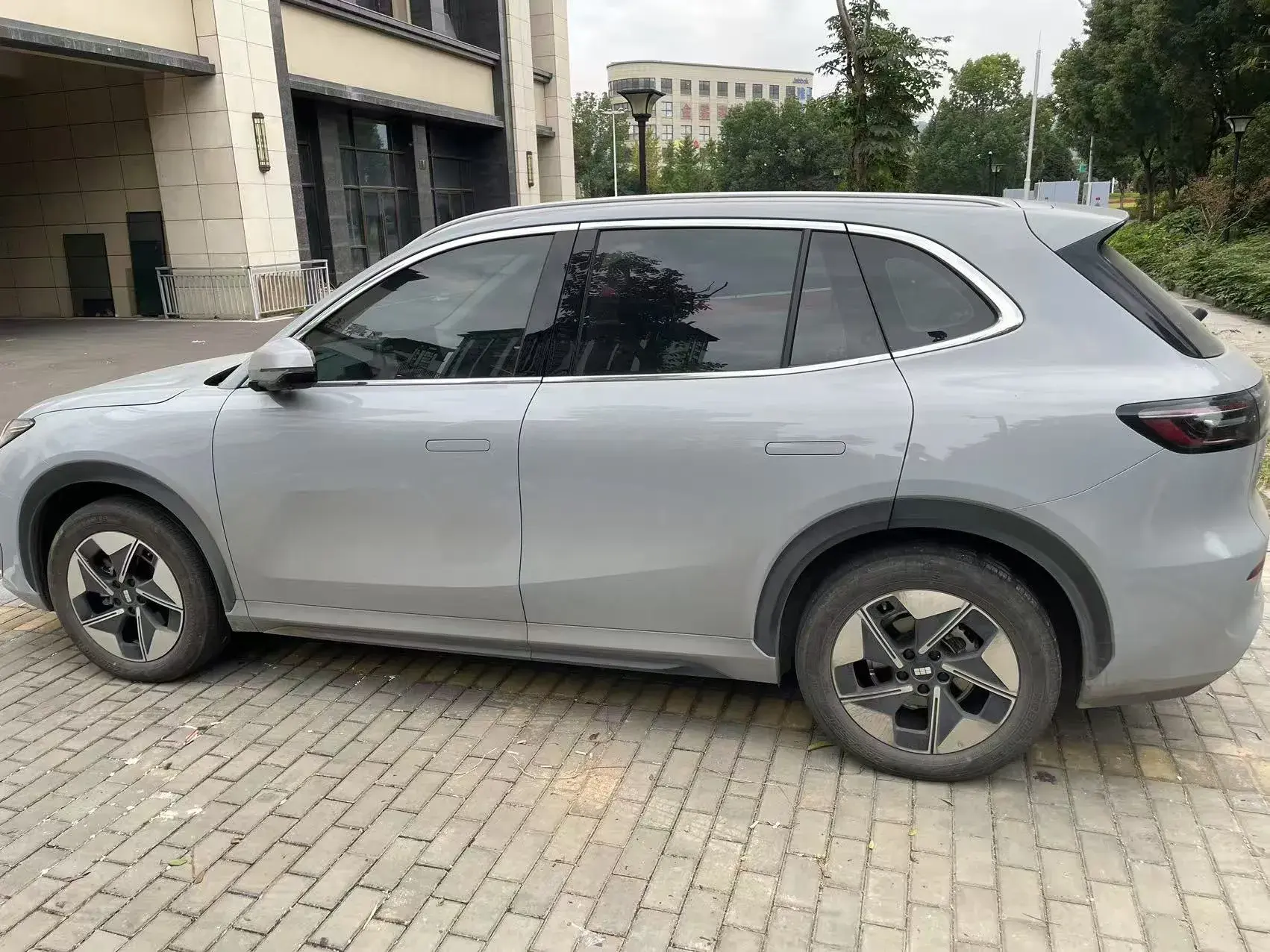 2024 GEELY GALAXY thumbnail 3