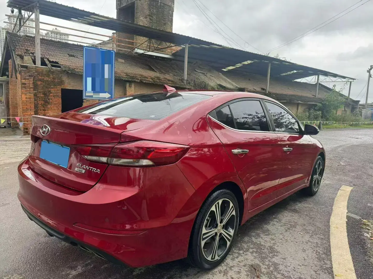 2018 HYUNDAI ELANTRA thumbnail 3