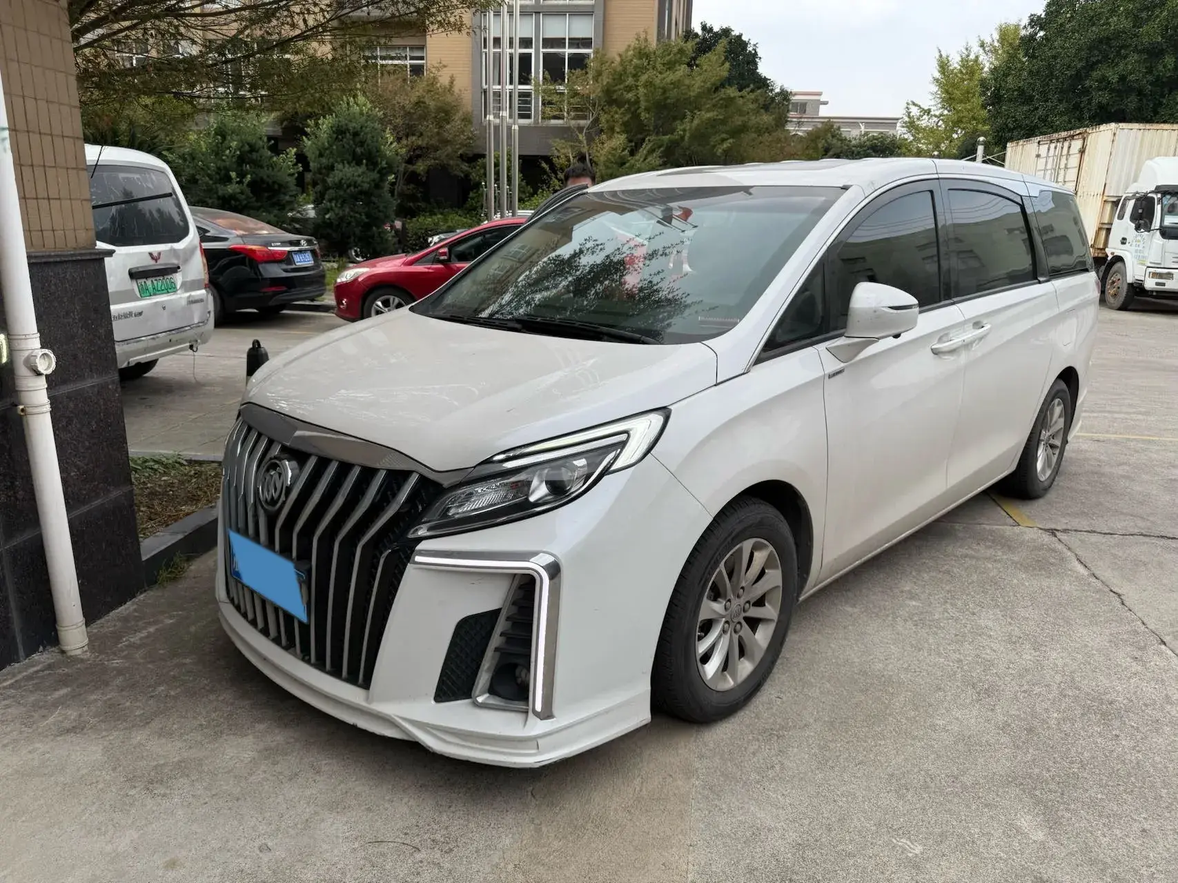 2018 BUICK GL8 view 1