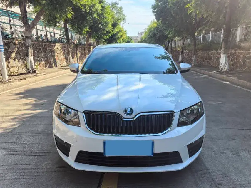 2017 SKODA OCTAVIA thumbnail 2