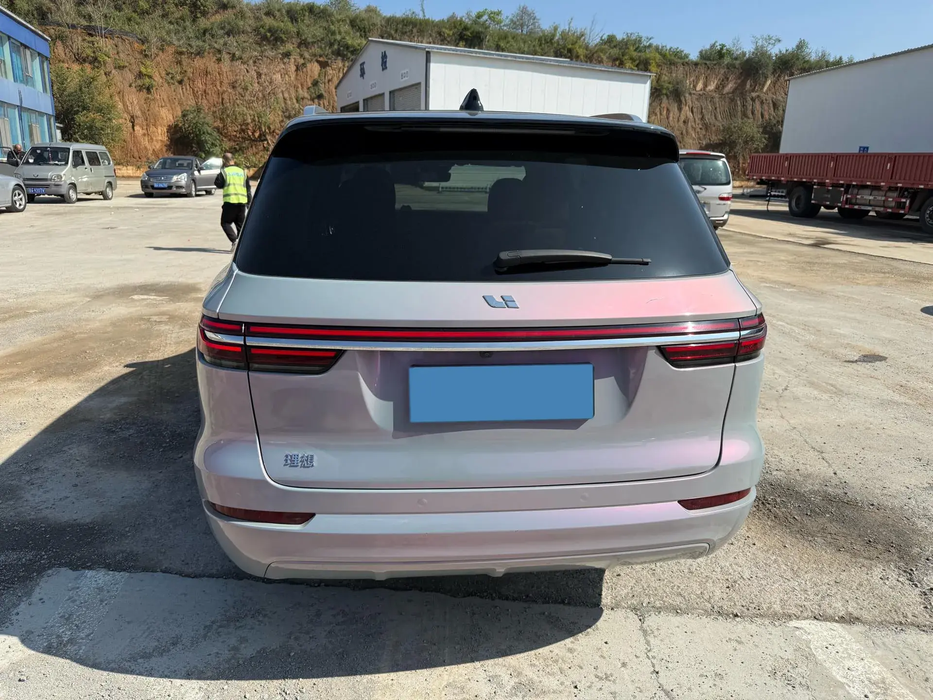 2021 LI ONE thumbnail 4