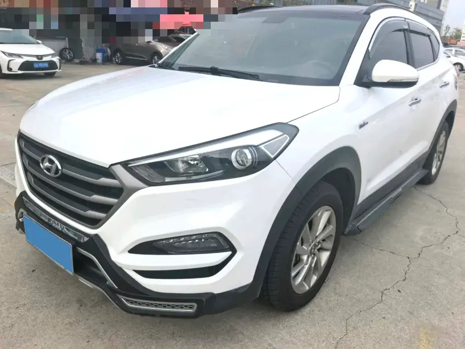 2018 HYUNDAI TUCSON view 1